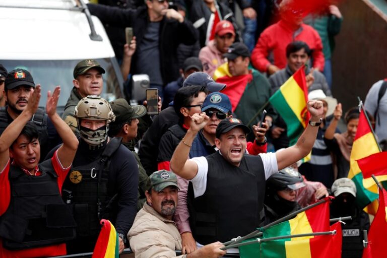 La oposición boliviana convoca a un paro nacional contra la «ley madre»