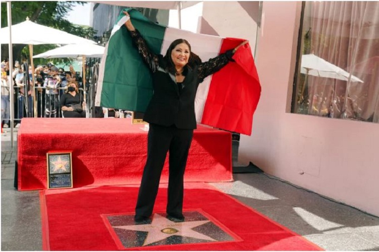 Ana Gabriel ya tiene su estrella en el Paseo de la Fama en Hollywood