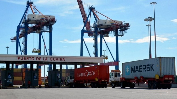 Aduaneros de La Guaira reportan baja importación de rubros navideños