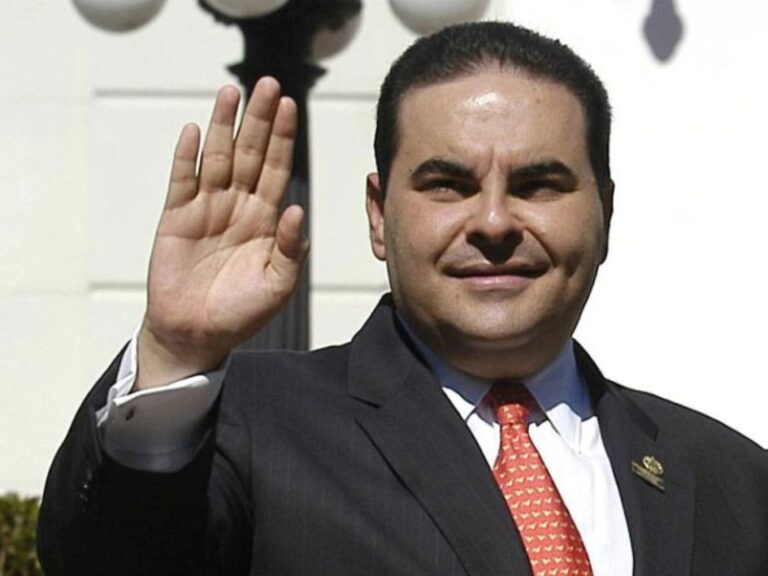 La justicia de El Salvador condena al expresidente Elías Antonio Saca a pagar 6 millones de dólares