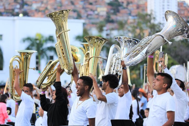 Ùltima hora: Venezuela obtiene el récord Guiness como la Orquesta Más Grande Del Mundo
