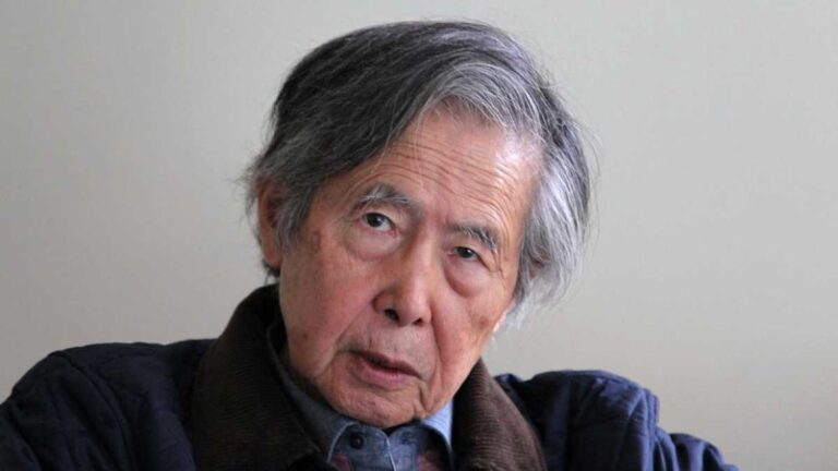 El expresidente Fujimori fue internado en una clínica