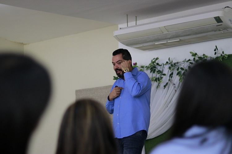 José Aparcedo, la cara detrás de Guayaneo: agencia venezolana de marketing digital con cursos online para emprendedores