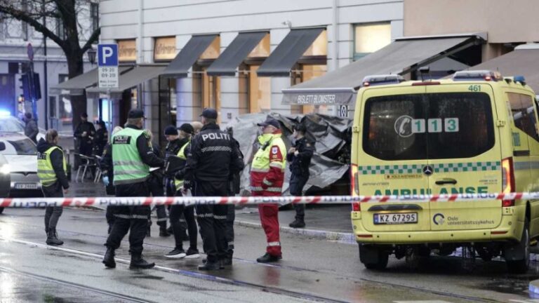 Policía noruega mata a un hombre que intentó apuñalar a varias personas