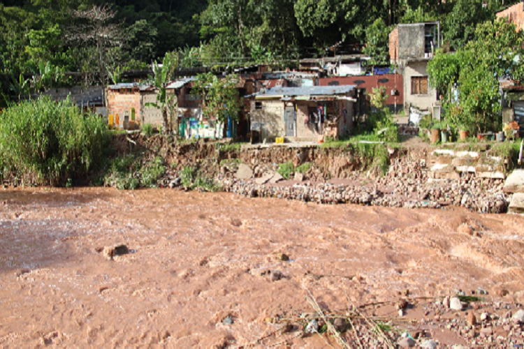 Crecida del río Torbes amenaza comunidades de San Cristóbal
