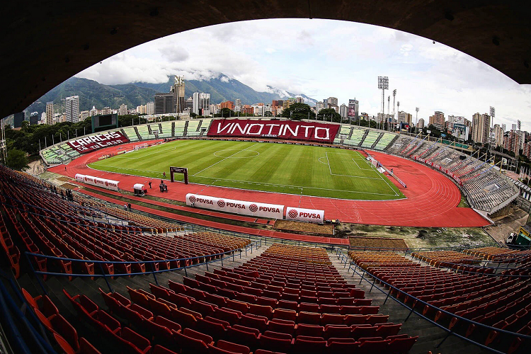 Dos hinchas del Deportivo Táchira fueron golpeados por fanáticos en Caracas