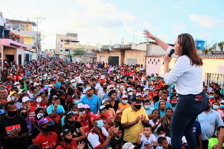 Sandra D’Amelio arrancó campaña presentando Plan de Gobierno para el municipio Silva