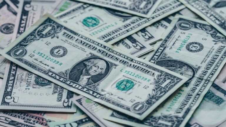 El dólar paralelo cerró la semana en Bs. 4,62