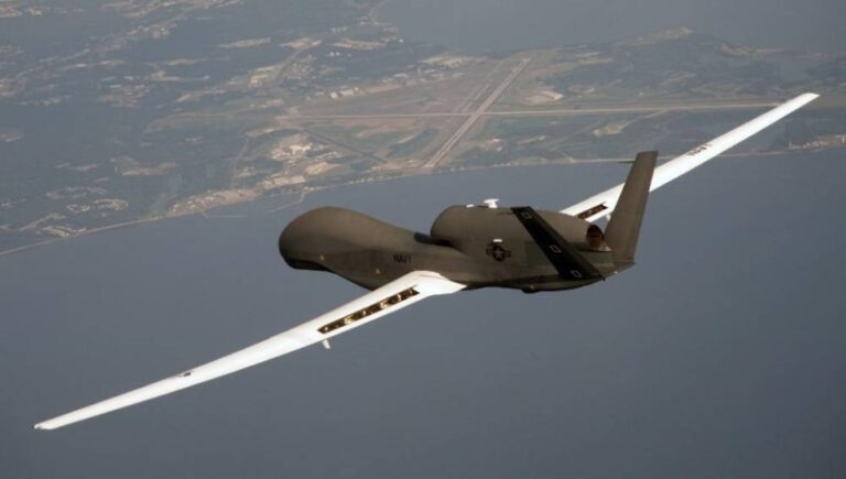 Militares iraníes interceptan drones de EEUU cerca del estrecho de Ormuz