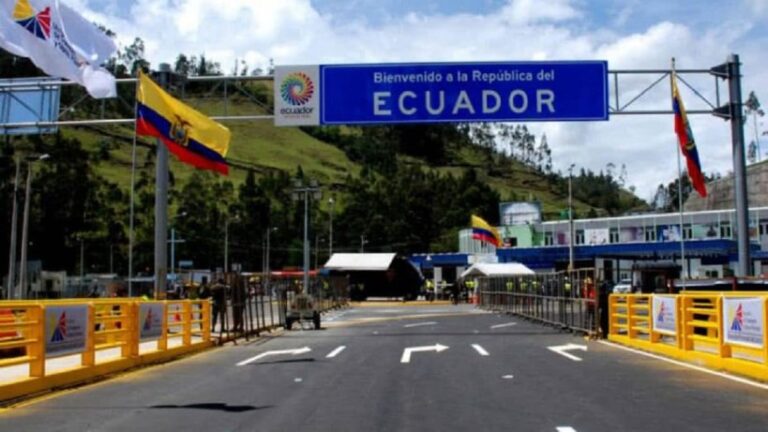 Colombia y Ecuador abrirán sus fronteras terrestres a partir de diciembre