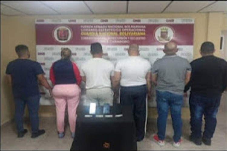 Seis policías y un funcionario del Seniat detenidos por extorsión