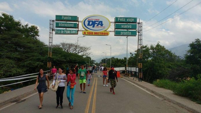 Abierto paso peatonal en puente de frontera entre Cúcuta y Ureña