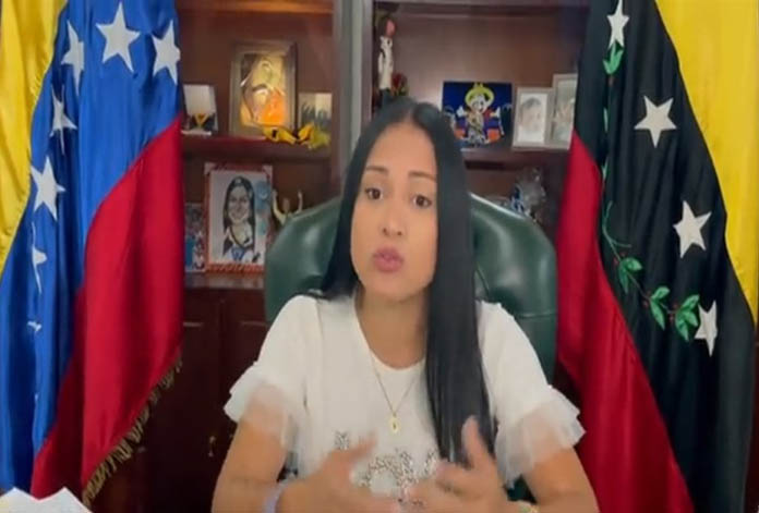 Laidy Gómez denuncia la toma del edificio de la Gobernación