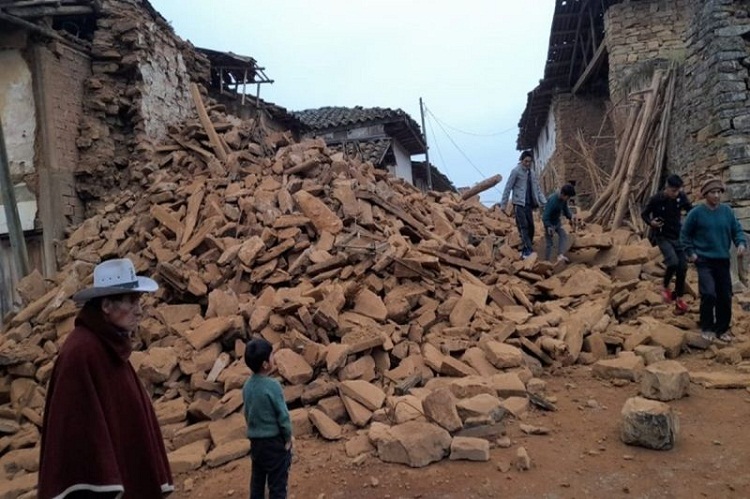 Más de 2.400 damnificados por terremoto en Perú