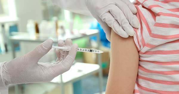 Solo un tercio de los estadounidenses planea vacunar a sus hijos