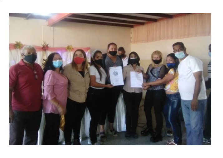 Consejos comunales de Las Margaritas reciben acta constitutiva