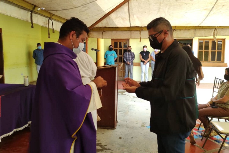 Harold Dávila inicia gestión con eucaristía en la alcaldía de Falcón