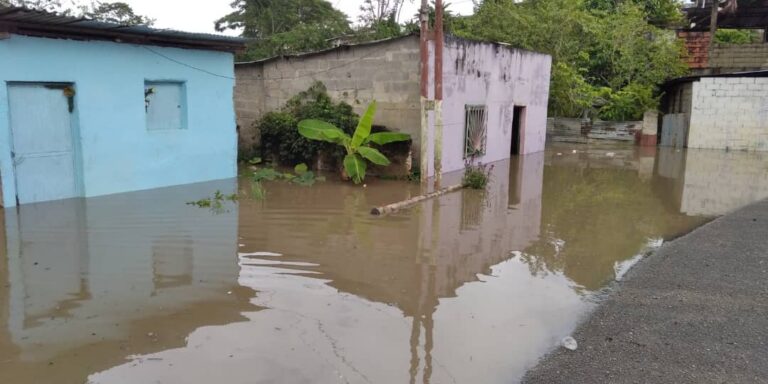 163 viviendas afectadas por crecida del Río Caripe en Monagas