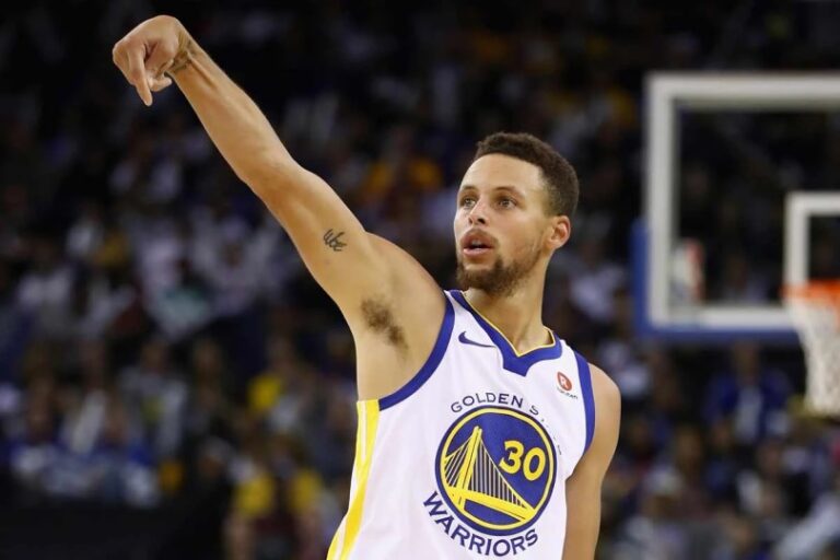 Stephen Curry es el primer jugador con 3.000 triples en la NBA