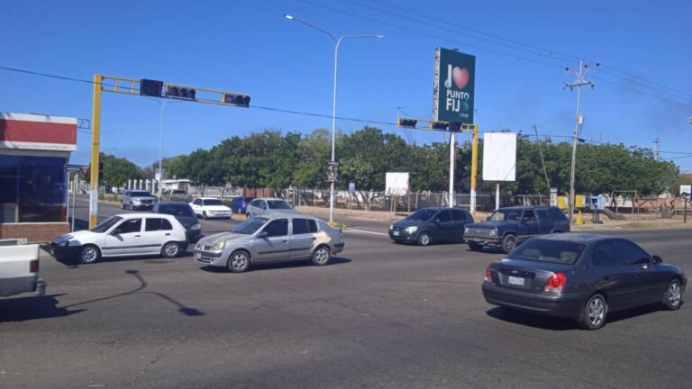Carirubana| IMTT repara cinco semáforos e inicia jornada de bacheo