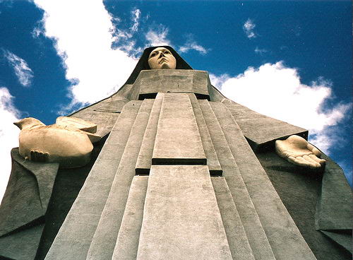 Se cumplen 38 años de la construcción del monumento a la paz en Trujillo