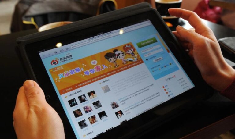 Weibo debuta con pérdidas en la bolsa de Hong Kong