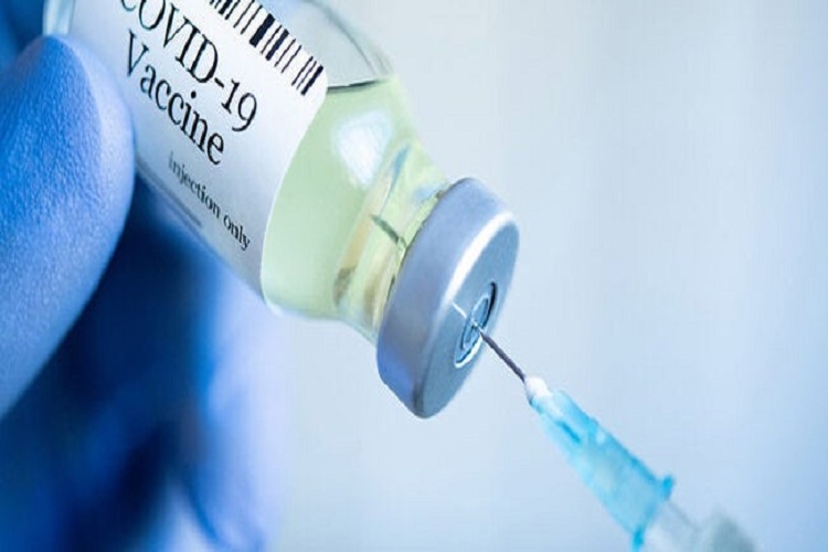 Vacunas sí son efectivas contra ómicron, afirman estudios