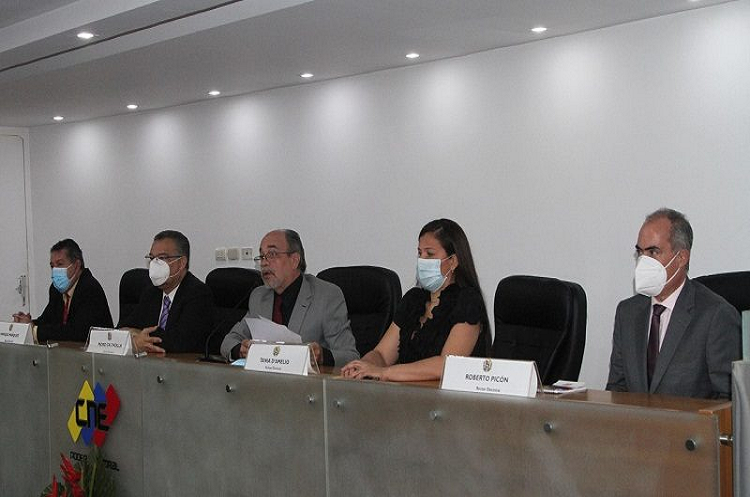 Rector Picón: Acatar la orden del TSJ se aprobó sólo con tres votos del directorio del CNE