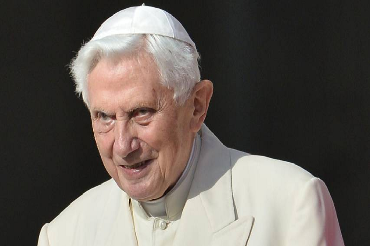 Benedicto XVI se retracta sobre  informe de abusos en iglesia