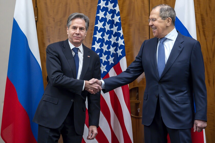 Blinken le dijo a Lavrov: Washington se compromete a dar una «respuesta unida, rápida y severa»