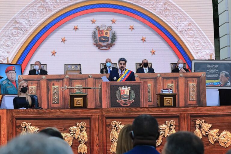 Maduro: nadie duda que en Venezuela los cinco poderes públicos están en pleno funcionamiento