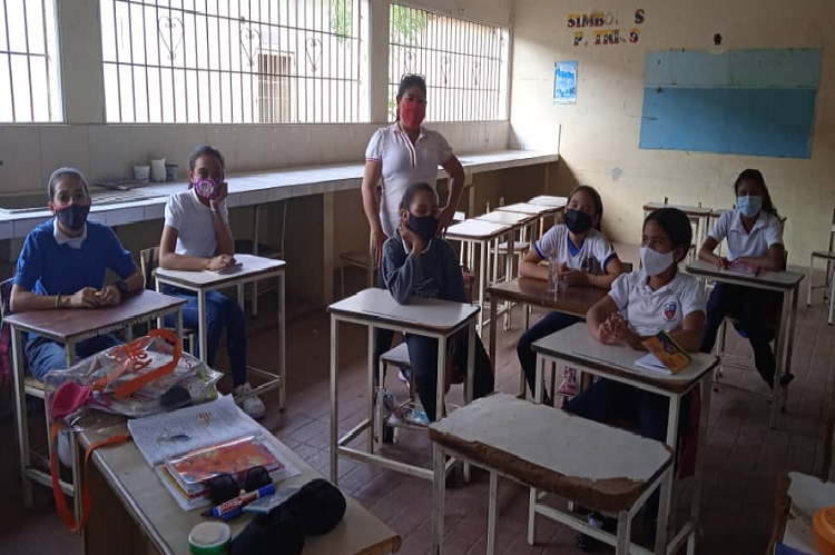 Punto Fijo| Directivos y docentes piden llevar vacunación a los planteles educativos