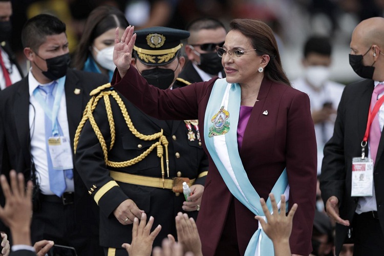 Xiomara Castro toma posesión como presidenta de Honduras