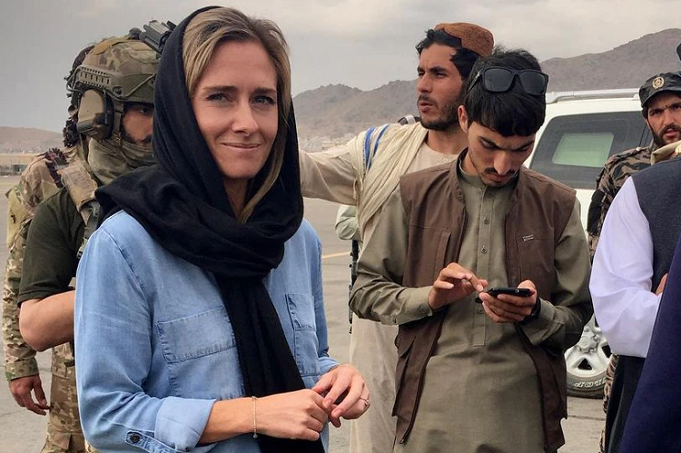 Periodista neozelandesa embarazada está varada en Afganistán