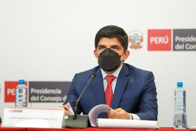 Ministro de Defensa de Perú está en UCI con Covid-19