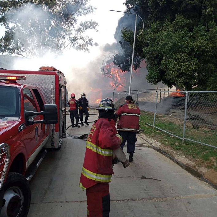 Gandola con combustible se incendió en Fuerte Tiuna