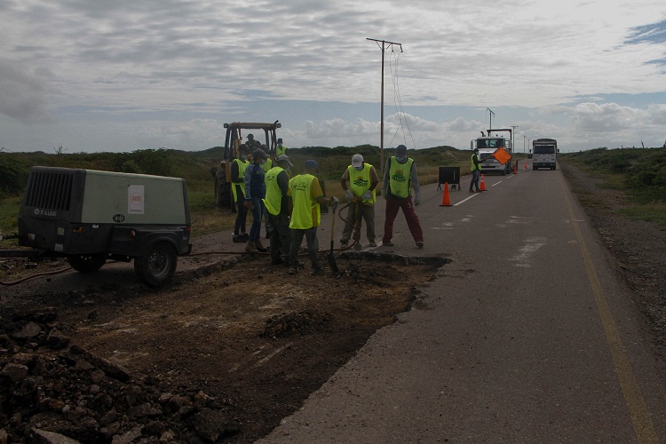 Más de 600 toneladas de asfalto serán aplicadas en la Coro-Punto Fijo