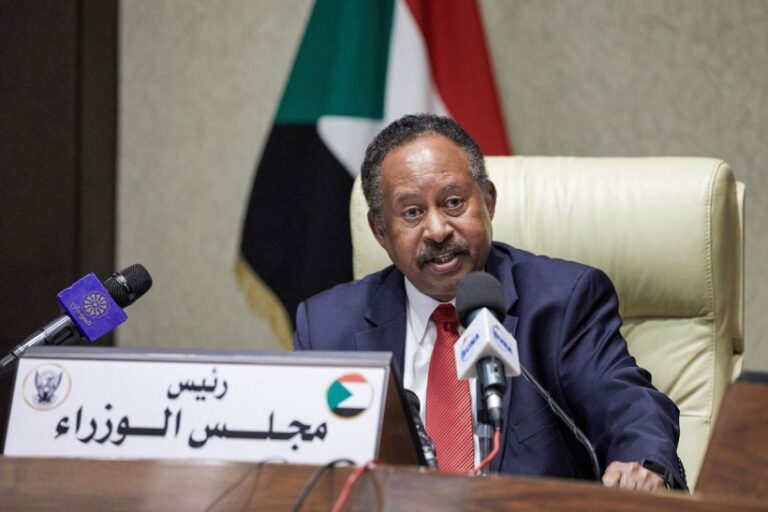 Renuncia el primer ministro de Sudán en medio de protestas