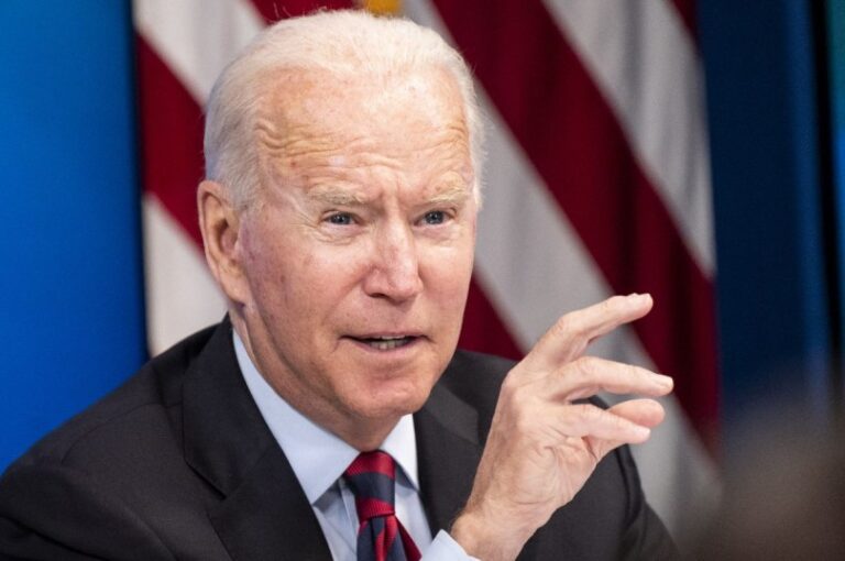 Biden afirma que no mandará tropas estadounidenses a Ucrania