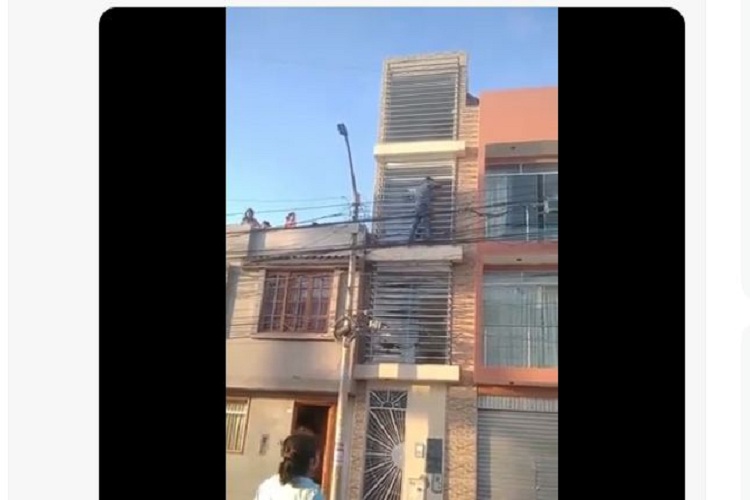 Joven venezolano arriesgó su vida para salvar a un bebé que quedó encerrado en una casa en Perú (+Video)