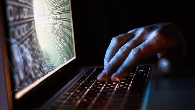 Ucrania denuncia ciberataque masivo contra sitios web del Gobierno