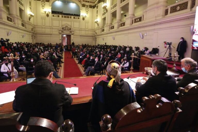 Postergan votación en la Convención Constitucional de Chile