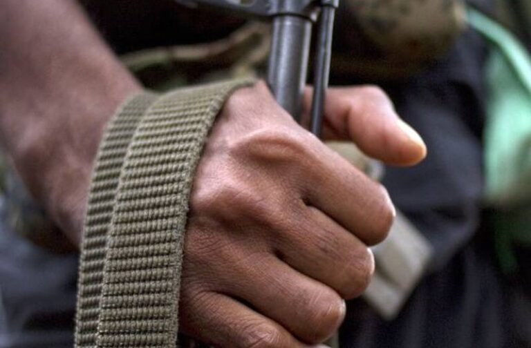 Disidencias de las FARC asesinan a dos policías en Colombia