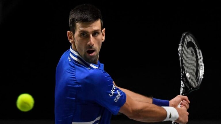Serbios protestan la retención de Djokovic en Australia