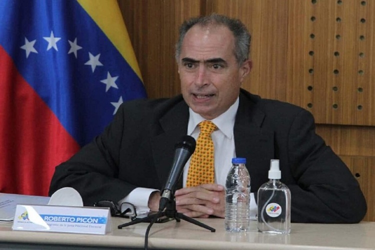 “No es factible”, cuestiona rector Picón sobre la recolección de firmas del revocatorio