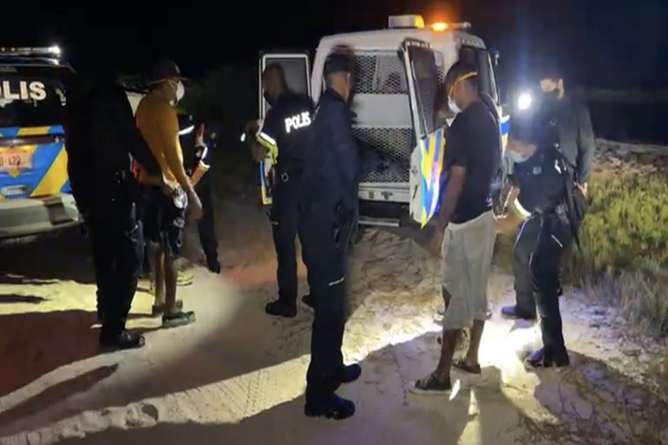 Los 10 balseros detenidos en Aruba zarparon desde Paraguaná y pagaron $400 para su traslado a la Isla