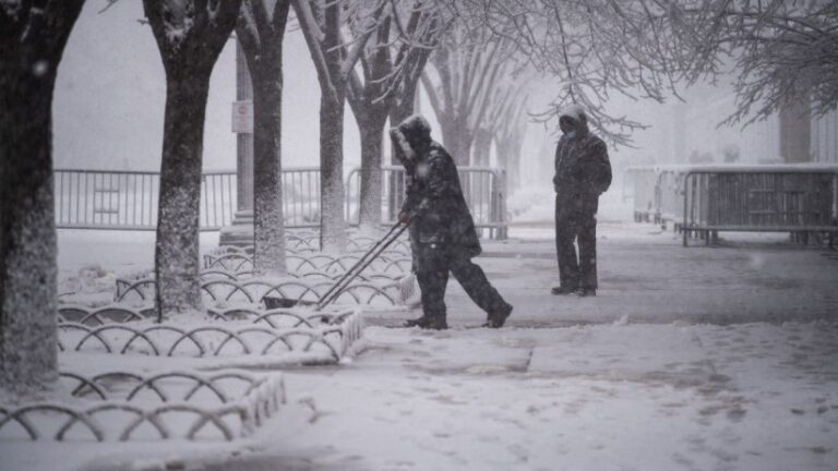 Una tormenta de nieve golpea Washington y su región