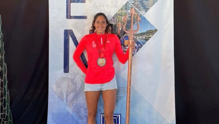 Venezolana Paola Pérez obtuvo medalla de oro en competencia de natación en Chile