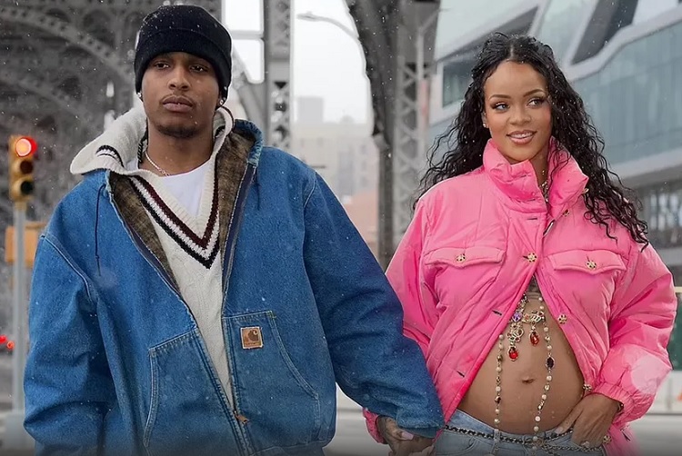 Rihanna está embarazada de su primer hijo