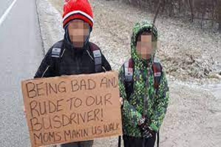¡Por groseros!: Mamá hizo caminar a sus hijos 7kms por faltar el respeto al chófer del bus